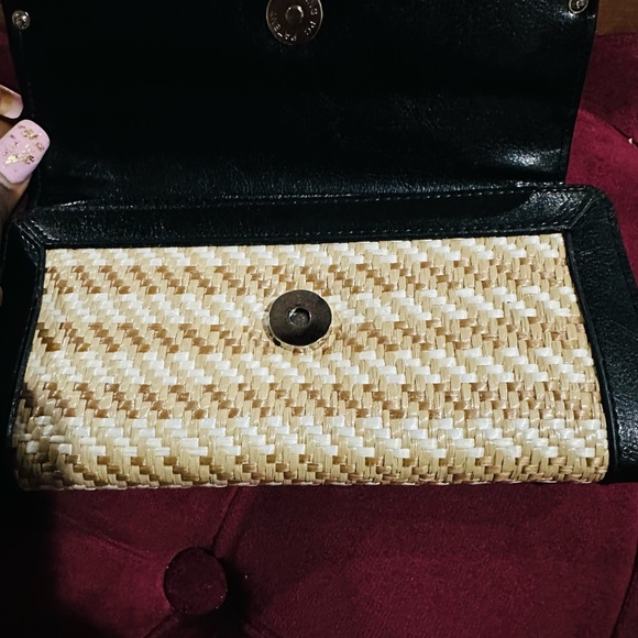 Wallet Silver Tone HEART Decor note back zipper missing! Price reflects defect. - Picture 9 of 13